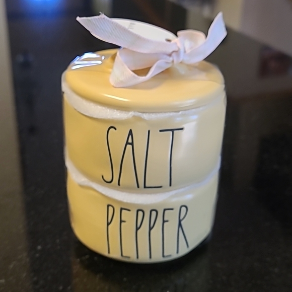 🧂Rae Dunn Salt & Pepper Cellars - Picture 1 of 4